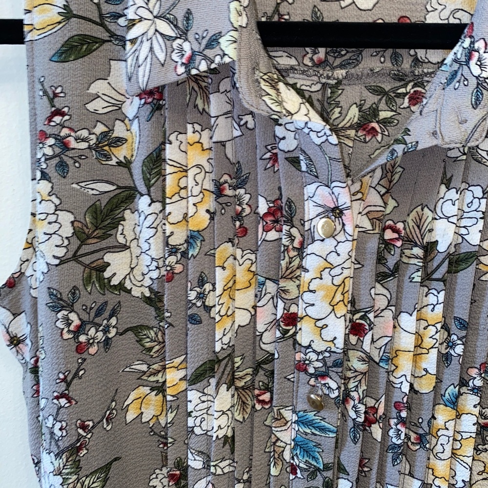 Vertigo Gray Floral button down sleeveless shirt dress - Picture 2 of 7